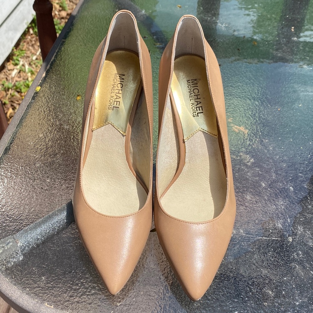 Michael Kors Pumps- Never Worn Size 8